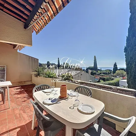 T2, 4 Personnes Terrasse Vue Avec Piscine A Pramousquier - * Le Lavandou